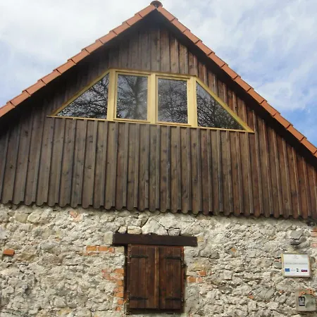 Gostel Koprivnik, Kocevje, Kocevski Rog 招待所